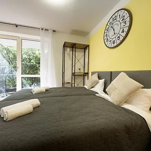 https://immostay-zimmer-free-parking-wifi-nhe-mercedes-benz.hotelsinbremen.net