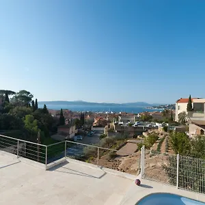 appartements-la-mangouste.fr-provencehotel.com/