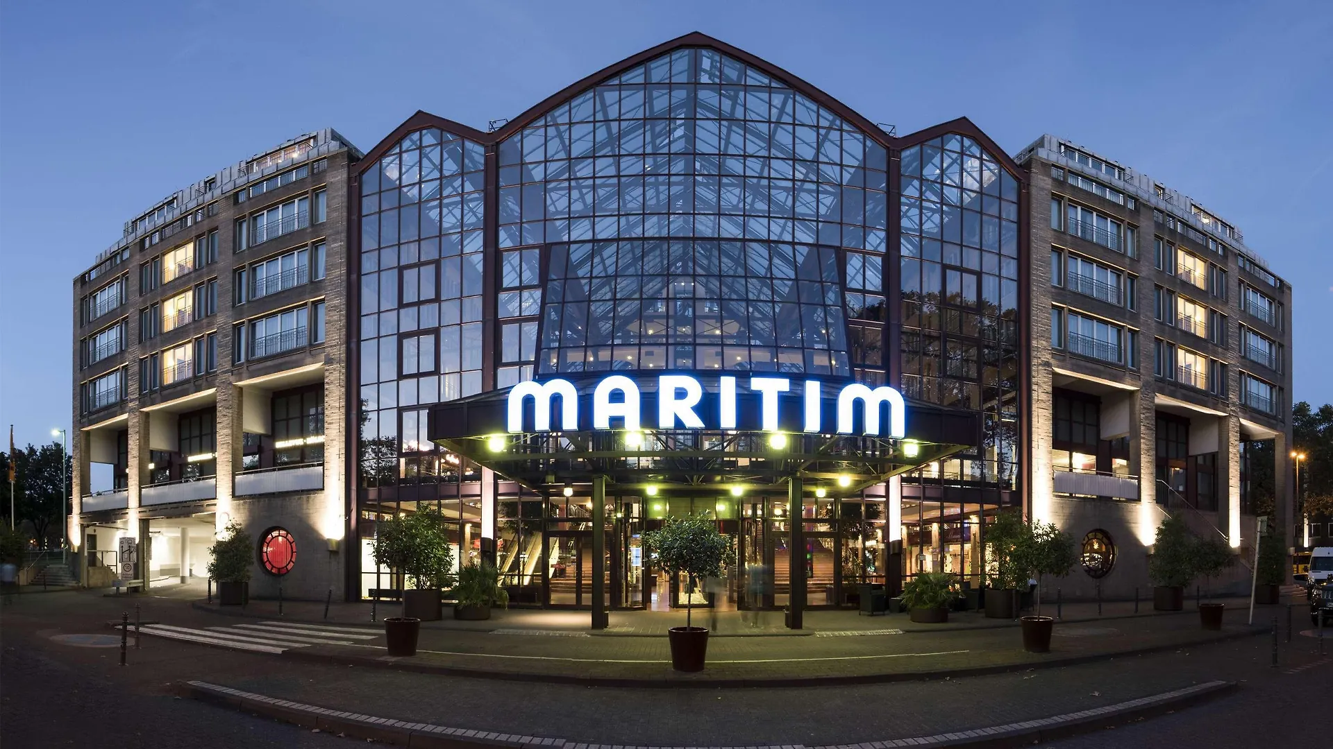 Maritim Hotel Koln 4*, Cologne