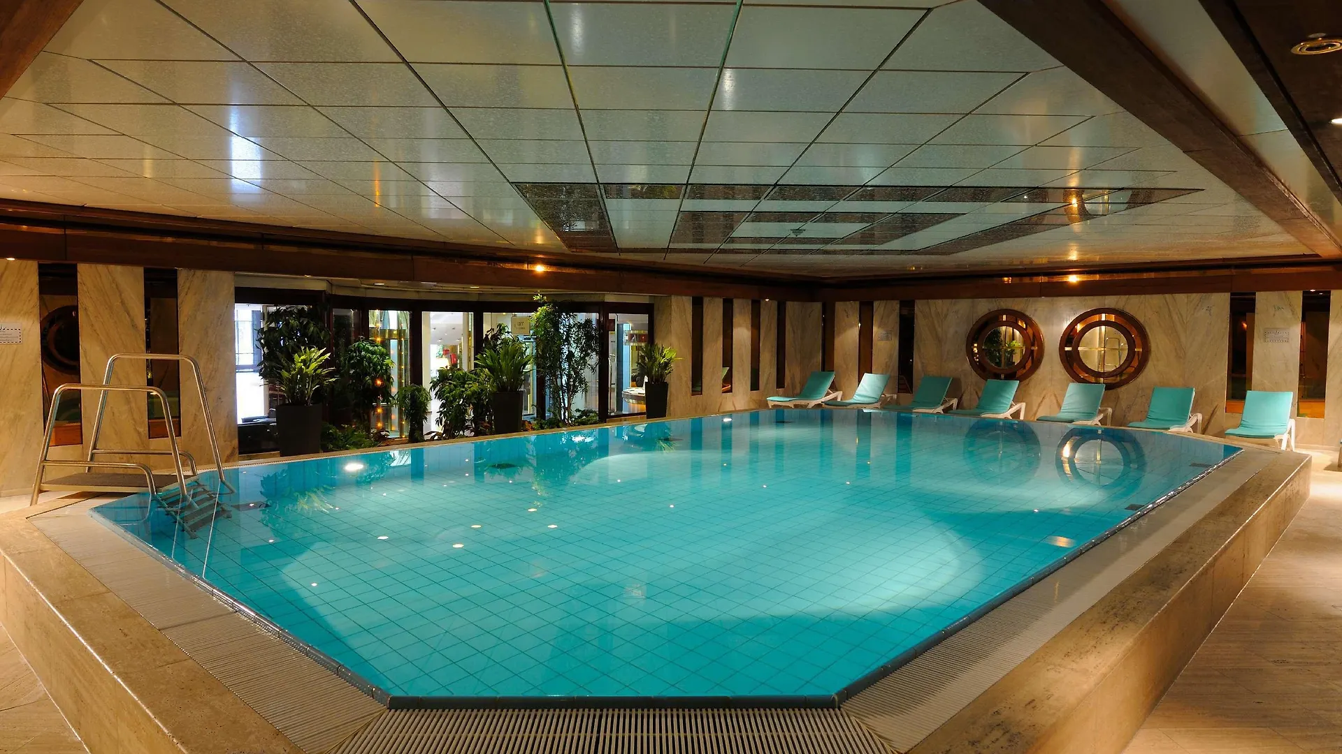 Maritim Hotel Koln 4*, Cologne